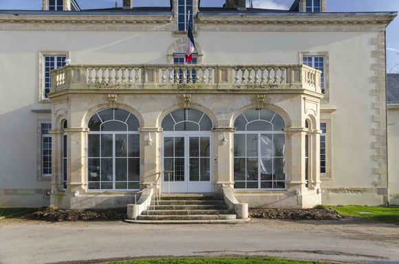 HOTEL DE VILLE STE HERMINE Après 2